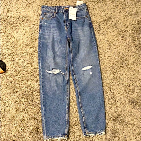 Zara Classic High Rise Mom Fit Jeans - Picture 2 of 3